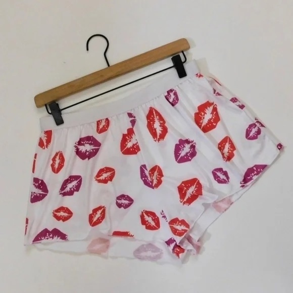 NEW!! HOT LIPS Lipstick Kiss Cropped Loungewear Two Piece Set Top Shorts X-Large - Picture 5 of 10